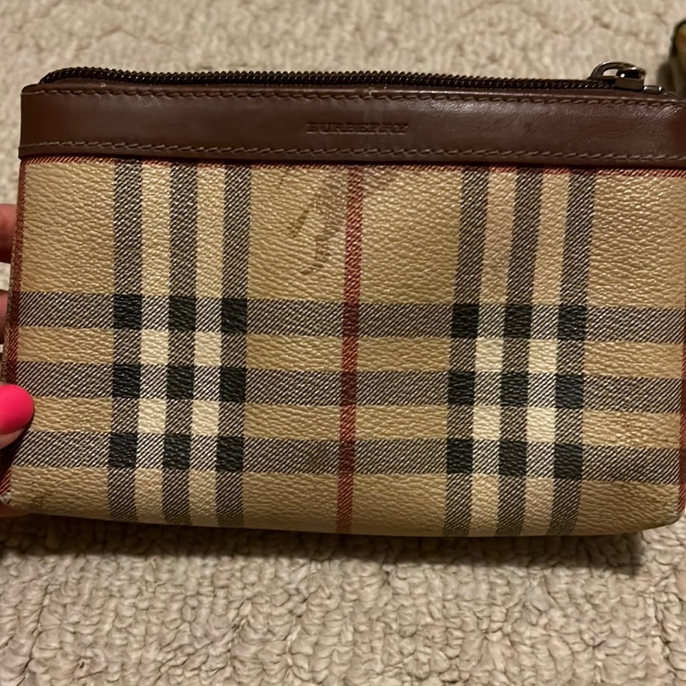 Burberry cosmetic case